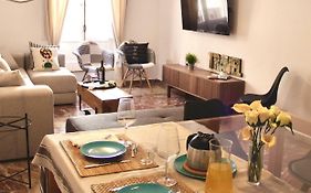 GATU PREMIUM Villa Aramburu,  Preferente mayores de 21 años y familias